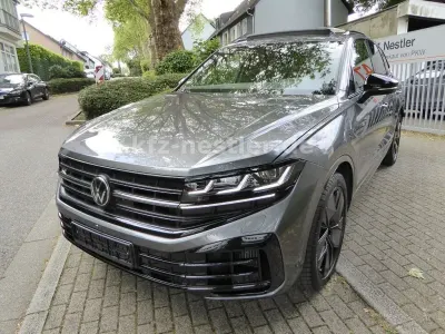 Gebraucht VW Touareg R 462 PS (339 kW) 2023 Grau SUV