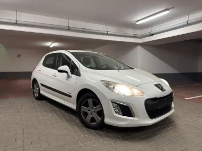 Gebraucht Peugeot 308 112 PS (82 kW) 2011 Weiß Limousine