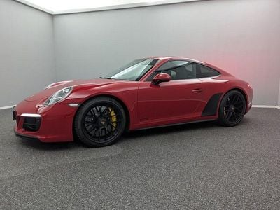 Porsche 911 Carrera 4 GTS