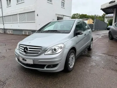 Gebraucht Mercedes B150 95 PS (69 kW) 2005 Silber Van / Kleinbus