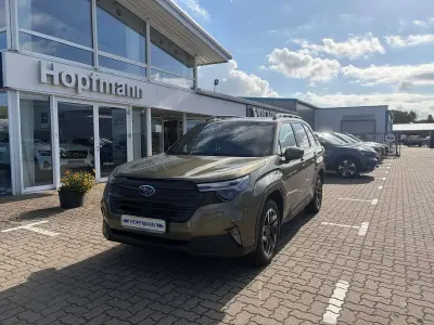 Neu Subaru Forester Active 136 PS (100 kW) 2026 Autumn green SUV