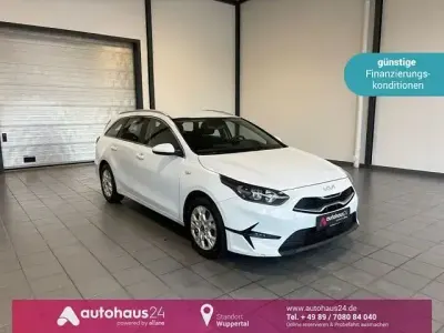 Gebraucht Kia Ceed Vision 160 PS (117 kW) 2023 Weiß Kleinwagen