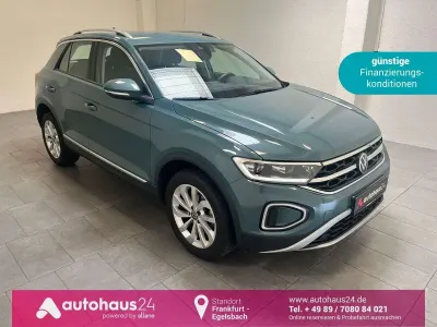 Gebraucht VW Golf VIII Style 110 PS (80 kW) 2023 Petroleum blue metallic SUV