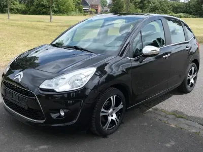 Gebraucht Citroën C3 SELECTION 95 PS (69 kW) 2012 Schwarz Limousine
