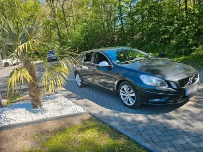 Usata Volvo V60 R-Design 112 CV (82 kW) 2012 Grigio Station wagon