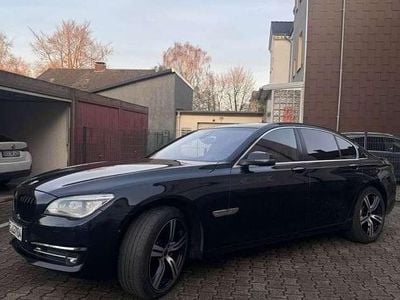 Gebraucht BMW 740 313 PS (230 kW) 2015 Schwarz Limousine