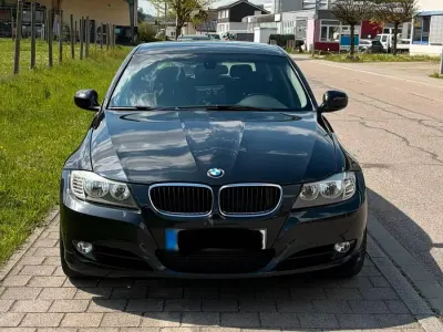 Gebraucht BMW 318 Basis 143 PS (105 kW) 2009 Schwarz Kombi