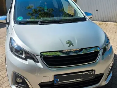 Gebraucht Peugeot 108 Style 72 PS (52 kW) 2019 Silber Limousine