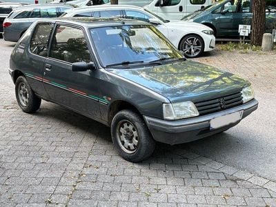 Grau Gebraucht 1991 Peugeot 205 Kleinwagen | 2.600 €