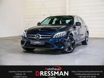 Usata Mercedes C300e Avantgarde 313 CV (230 kW) 2020 Blu Station wagon