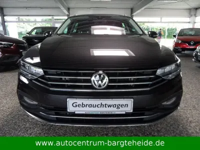 Gebraucht VW Passat Highline 190 PS (139 kW) 2020 Grau Kombi