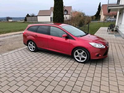 Gebraucht Ford Focus 101 PS (74 kW) 2014 Rot Kombi