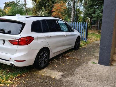Weiß Gebraucht 2018 BMW 220 Sport Line Kombi | 18.000 € (Etwas zu teuer)