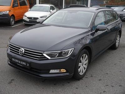 Gebraucht VW Passat 150 PS (110 kW) 2019 Grau Kombi