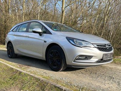 Gebraucht Opel Astra Edition 136 PS (100 kW) 2016 Silber Kombi