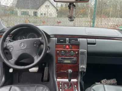 Gebraucht Mercedes E240 170 PS (125 kW) 1999 Silber Limousine