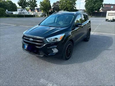 Gebraucht Ford Kuga 150 PS (110 kW) 2016 Schwarz SUV