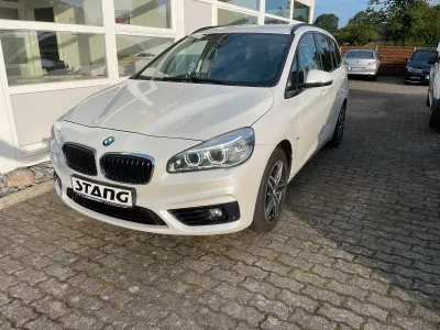 Gebraucht BMW 218 Sport Line 150 PS (110 kW) 2016 Weiß Van / Kleinbus