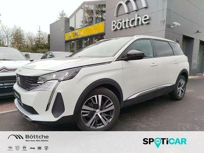 Lack weiss perlglänzend/metall Gebraucht 2023 Peugeot 5008 Allure Van / Kleinbus | 27.480 € (Teuer)