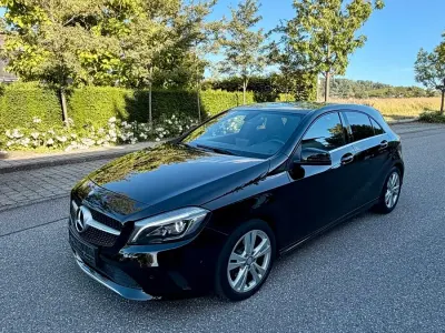 Gebraucht Mercedes A180 Urban 122 PS (89 kW) 2017 Schwarz Kleinwagen