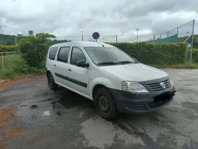 Używany Dacia Logan 84 KM (61 kW) 2011 Biały Sedan/Limuzyna