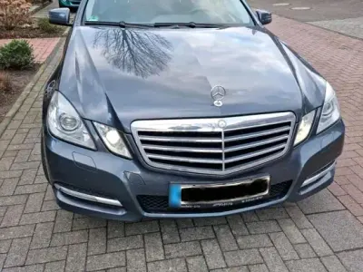Gebraucht Mercedes E300 204 PS (150 kW) 2010 Grau Limousine