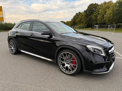 Schwarz Gebraucht 2018 Mercedes GLA45 AMG AMG SUV | 23.000 €