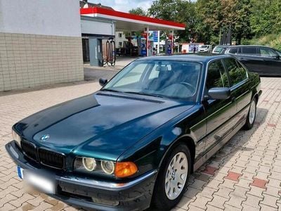 BMW 728