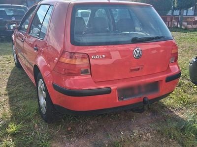 Rot Gebraucht 1999 VW Golf IV Kleinwagen | 1.590 €