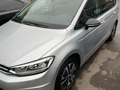 Grau Gebraucht 2019 VW Touran Van / Kleinbus | 21.000 € (Guter Preis)