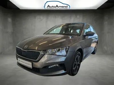 Gebraucht Skoda Scala Ambition 150 PS (110 kW) 2023 Graphitegrau metallic Kleinwagen