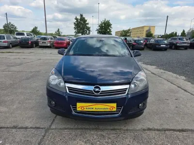 Gebraucht Opel Astra Edition 110 PS (80 kW) 2010 Royal blau (s2) Kombi