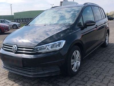 Second-hand VW Touran 2016 Negru Monovolum