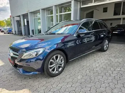 Gebraucht Mercedes C200 AMG 136 PS (100 kW) 2017 Blau Limousine