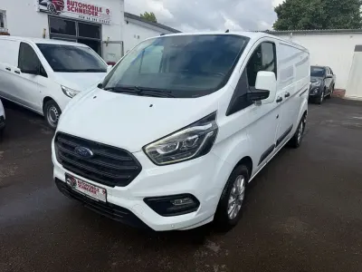 Gebraucht Ford 300 Trend 170 PS (125 kW) 2018 Weiß Van / Kleinbus