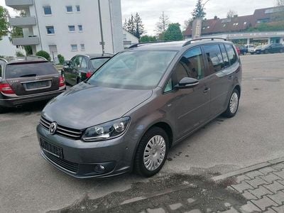 Grau Gebraucht 2012 VW Touran Match Van / Kleinbus | 6.950 € (Guter Preis)