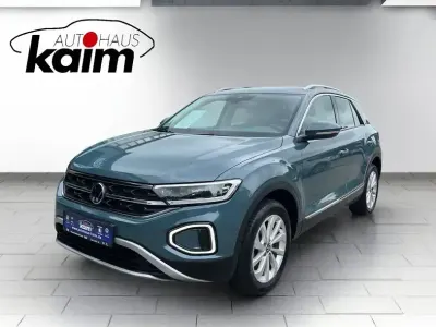 Gebraucht VW T-Roc Style 150 PS (110 kW) 2023 Petroleum blue metallic (metallic) SUV