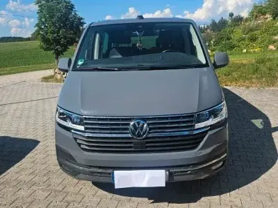 Gebraucht VW Multivan Comfortline 150 PS (110 kW) 2021 Grau Van / Kleinbus
