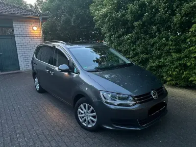 Gebraucht VW Sharan Comfortline 150 PS (110 kW) 2017 Grau Van / Kleinbus