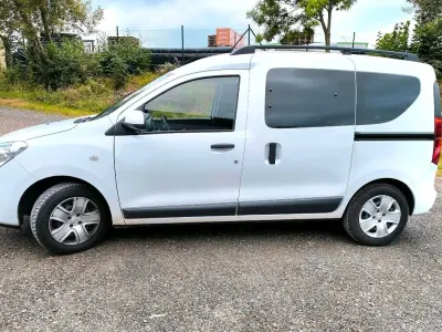 Gebraucht Dacia Dokker 102 PS (75 kW) 2018 Weiß Van / Kleinbus