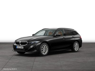 Black sapphire metallic Gebraucht 2025 BMW 318 Comfort Edition Kombi | 35.254 € (Guter Preis)