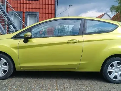 Używany Ford Fiesta Trend 82 KM (60 kW) 2008 Zielony Hatchback