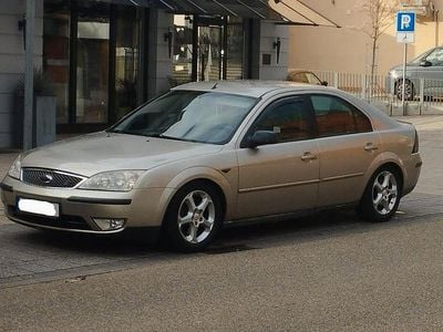 Brugt Ford Mondeo 145 HK (106 kW) 2003 Guld Sedan
