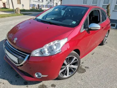 Gebraucht Peugeot 208 Allure 156 PS (114 kW) 2012 Rot Kleinwagen
