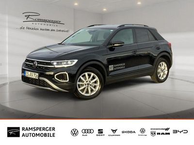 Second-hand VW T-Roc Style 150 CP (110 kW) 2025 Negru SUV