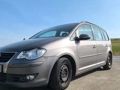 Gebraucht VW Touran 105 PS (77 kW) 2010 Grau Van / Kleinbus