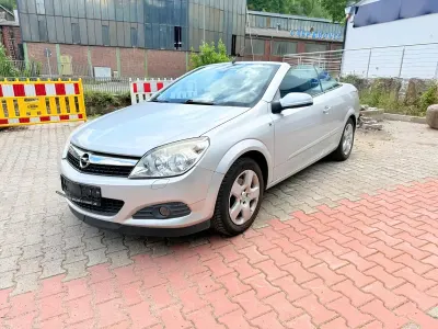 Gebraucht Opel Astra Cabriolet 140 PS (102 kW) 2009 Silber Cabrio