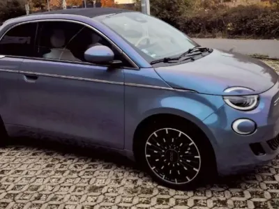 Gebraucht Fiat 500e La Prima 86 kW (118 PS) 2023 Grün Cabrio