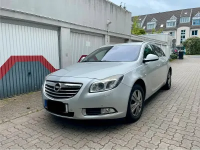 Używany Opel Insignia Cosmo 140 KM (102 kW) 2009 Srebrny Kombi