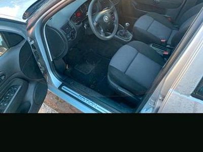 Silber Gebraucht 2001 VW Golf IV Kleinwagen | 700 € (Superpreis)